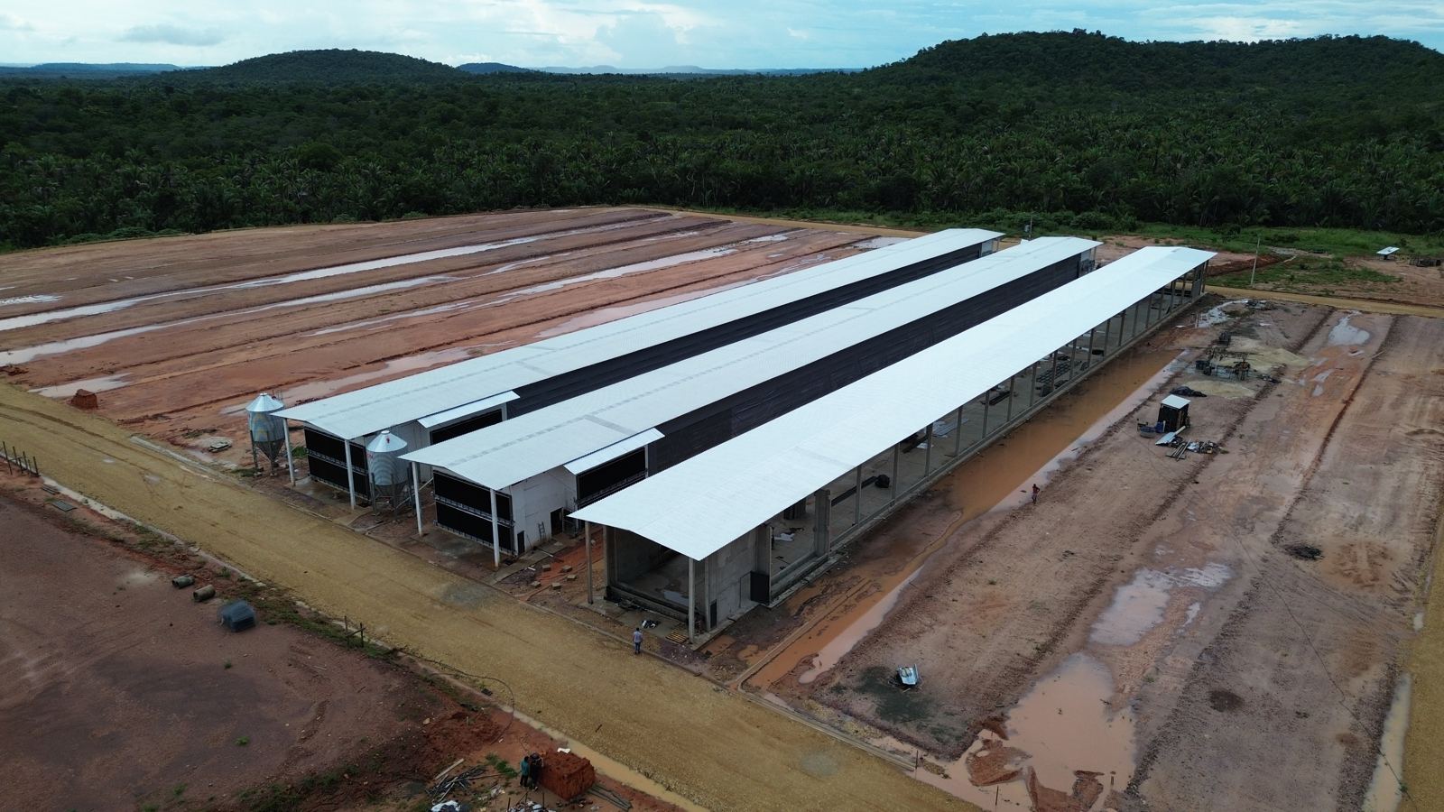Granja Sofhia em Timon, com os galpões pré-moldados da Compremol vistos de cima